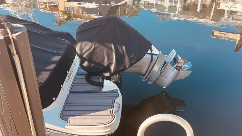 Slide: The Image of Sea Ray 270 SDX OB 2023 - 4