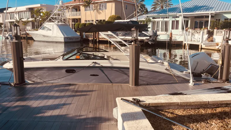 Slide: The Image of Sea Ray 270 SDX OB 2023 - 5