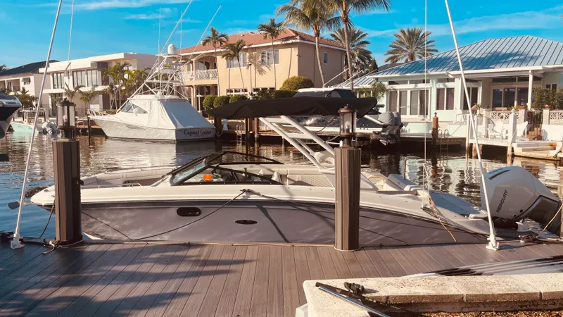 Slide: The Image of Sea Ray 270 SDX OB 2023 - 6