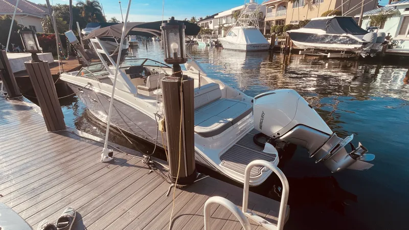 Slide: The Image of Sea Ray 270 SDX OB 2023 - 7
