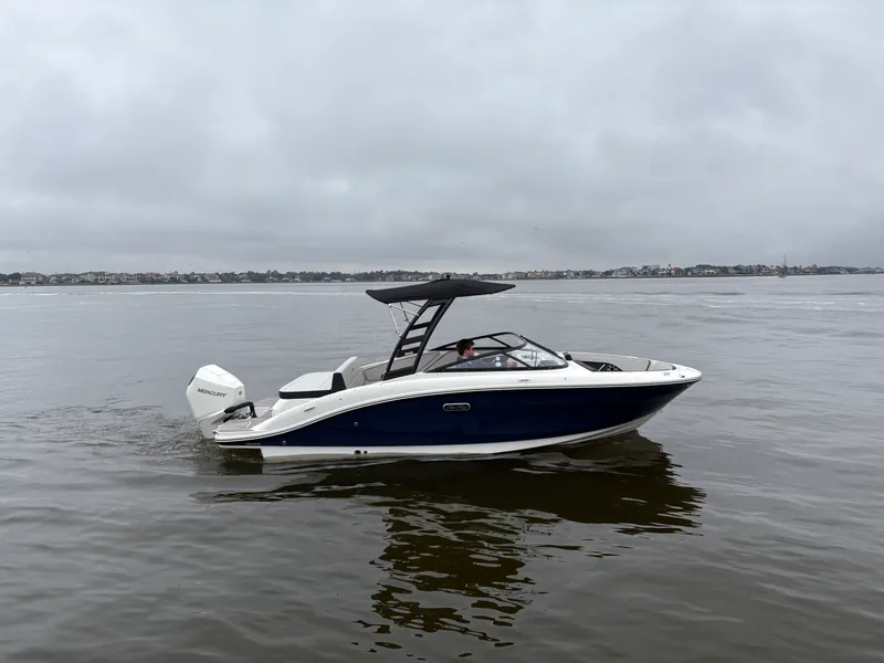 The Image of Sea Ray SPX 210 Outboard 2026 - 0