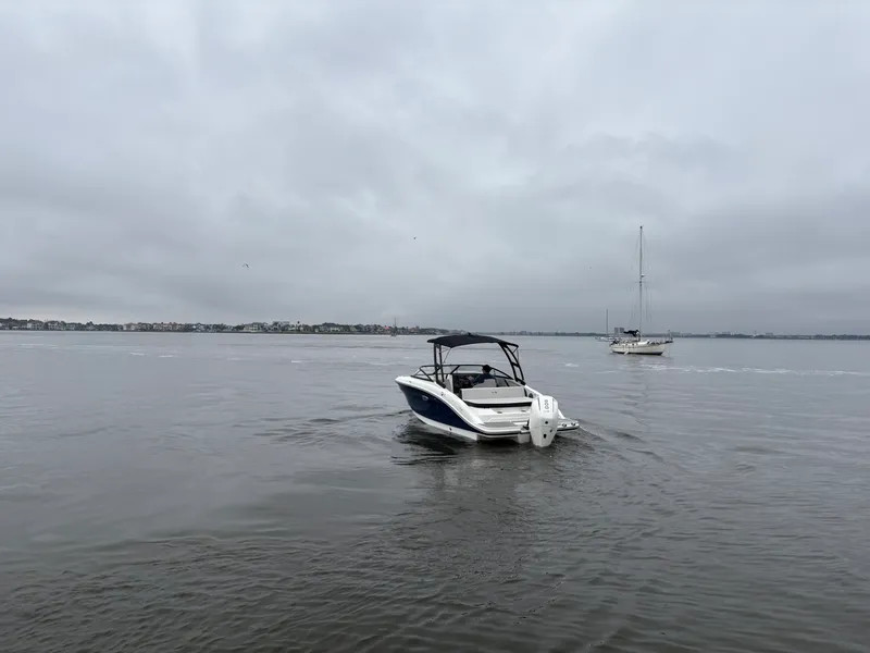 Slide: The Image of Sea Ray SPX 210 Outboard 2026 - 10