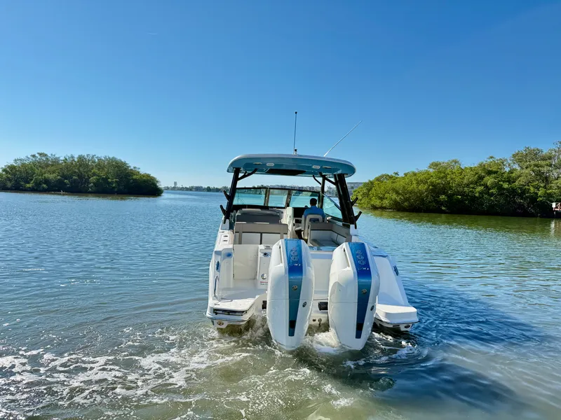 Slide: The Image of Boston Whaler 330 Vantage 2026 - 11