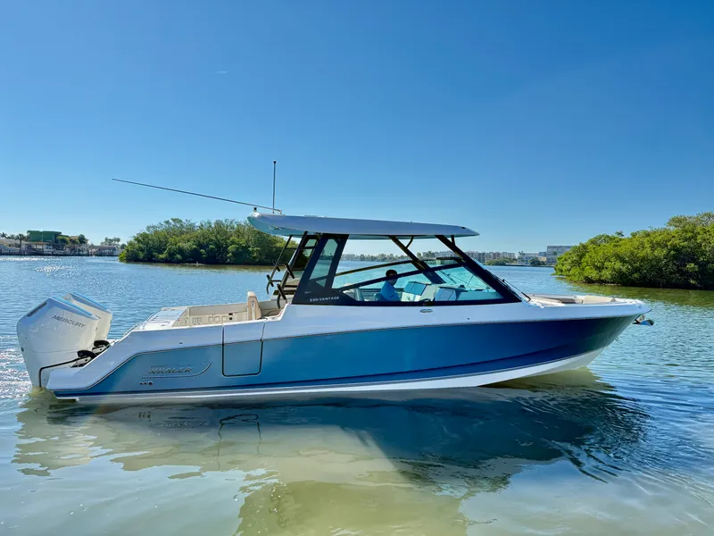 Slide: The Image of Boston Whaler 330 Vantage 2026 - 2