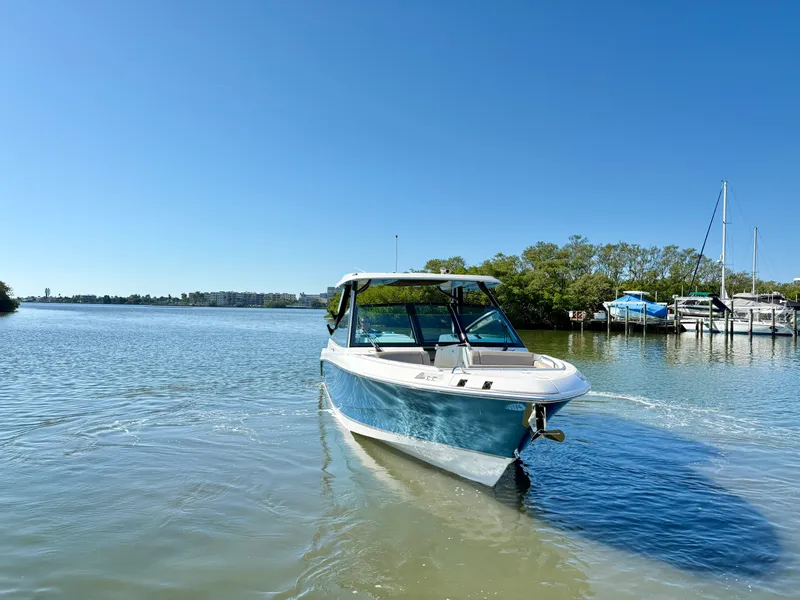 Slide: The Image of Boston Whaler 330 Vantage 2026 - 24