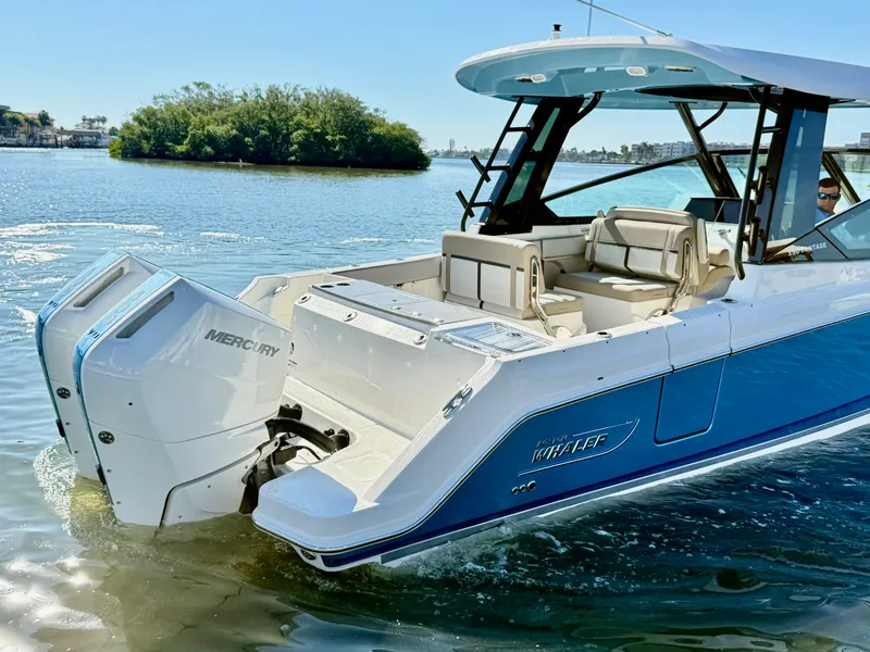 Slide: The Image of Boston Whaler 330 Vantage 2026 - 34