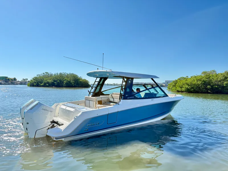 Slide: The Image of Boston Whaler 330 Vantage 2026 - 4