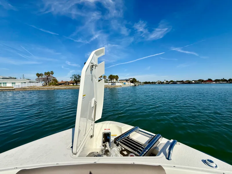 Slide: The Image of Boston Whaler 330 Vantage 2026 - 66