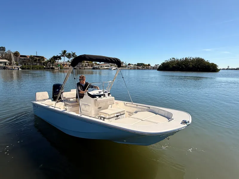 Slide: The Image of Boston Whaler 170 Montauk 2026 - 14