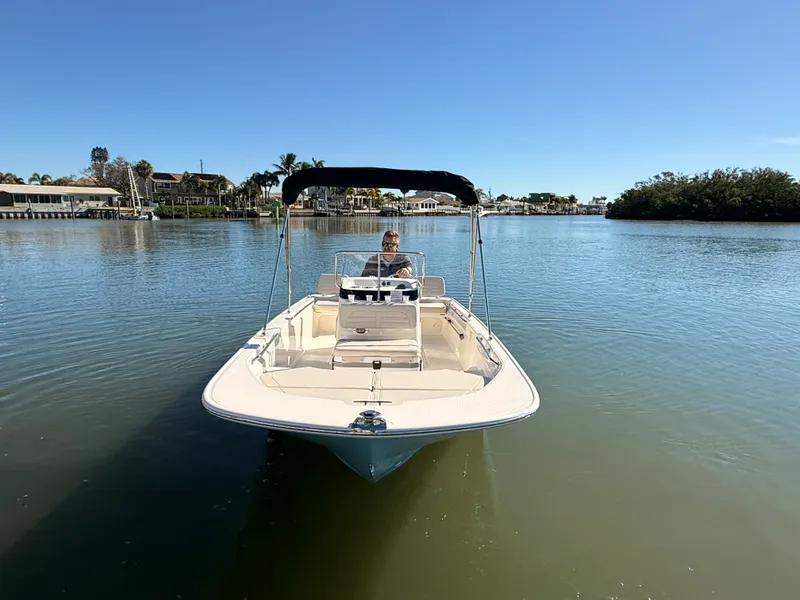 Slide: The Image of Boston Whaler 170 Montauk 2026 - 16