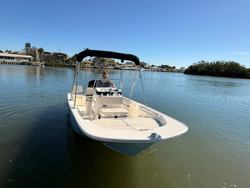 Slide: The Image of Boston Whaler 170 Montauk 2026 - 18