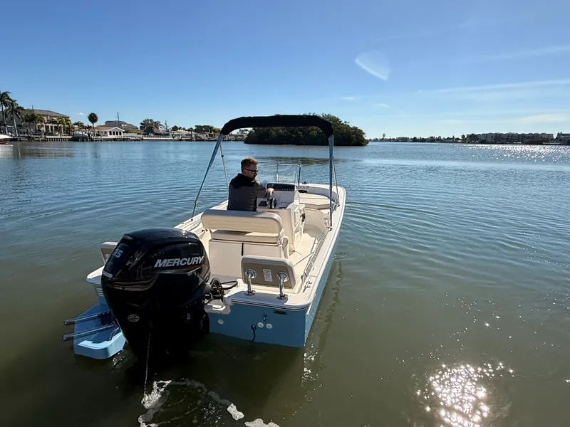Slide: The Image of Boston Whaler 170 Montauk 2026 - 5