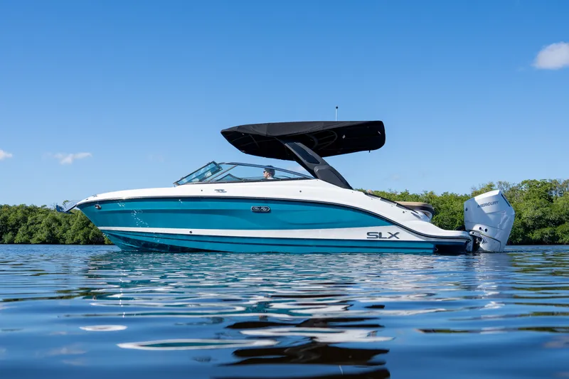 Slide: The Image of Sea Ray SLX 260 Outboard 2026 - 28