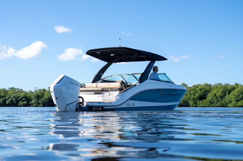 Slide: The Image of Sea Ray SLX 260 Outboard 2026 - 32