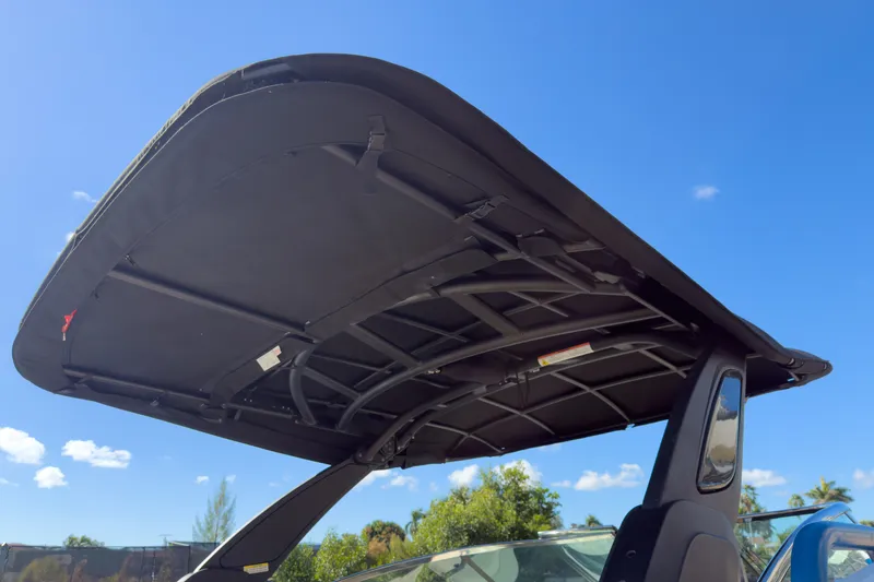 Slide: The Image of Sea Ray SLX 260 Outboard 2026 - 7