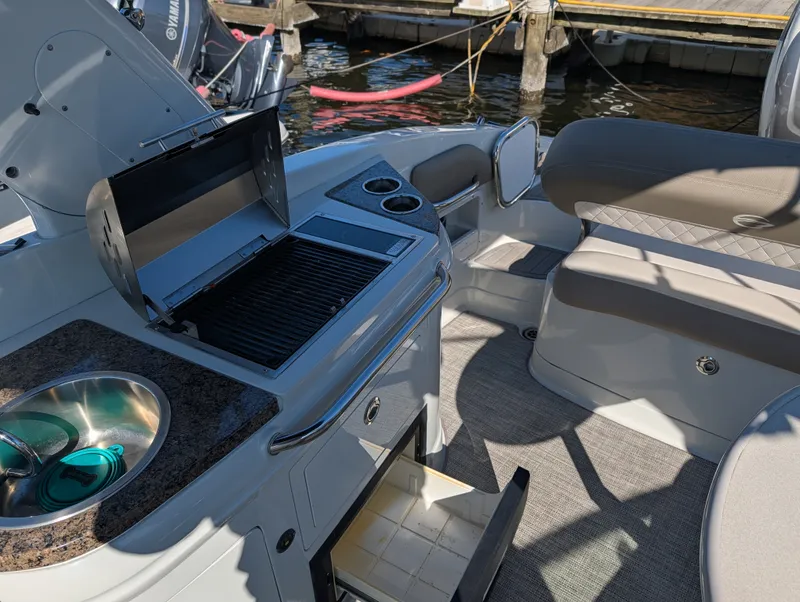 Slide: The Image of Crownline Boats 285 XS 2019 - 13