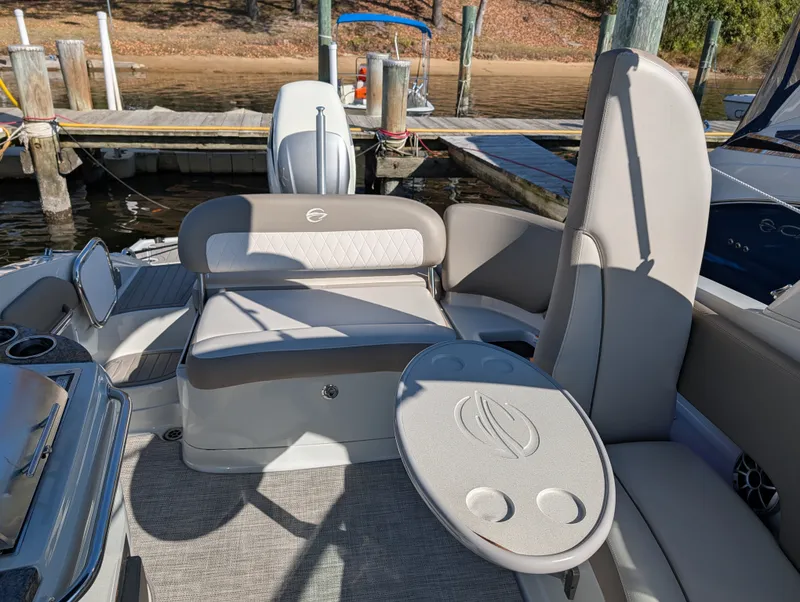 Slide: The Image of Crownline Boats 285 XS 2019 - 16