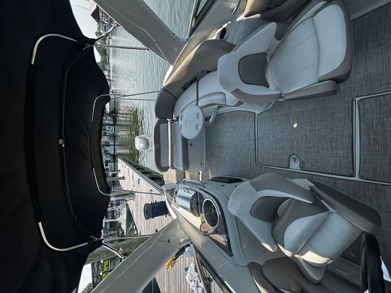 Slide: The Image of Crownline Boats 285 XS 2019 - 23