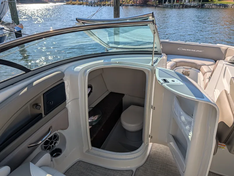 Slide: The Image of Crownline Boats 285 XS 2019 - 6