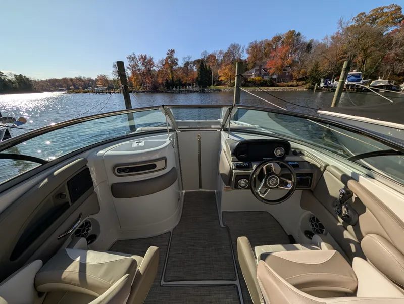 Slide: The Image of Crownline Boats 285 XS 2019 - 8