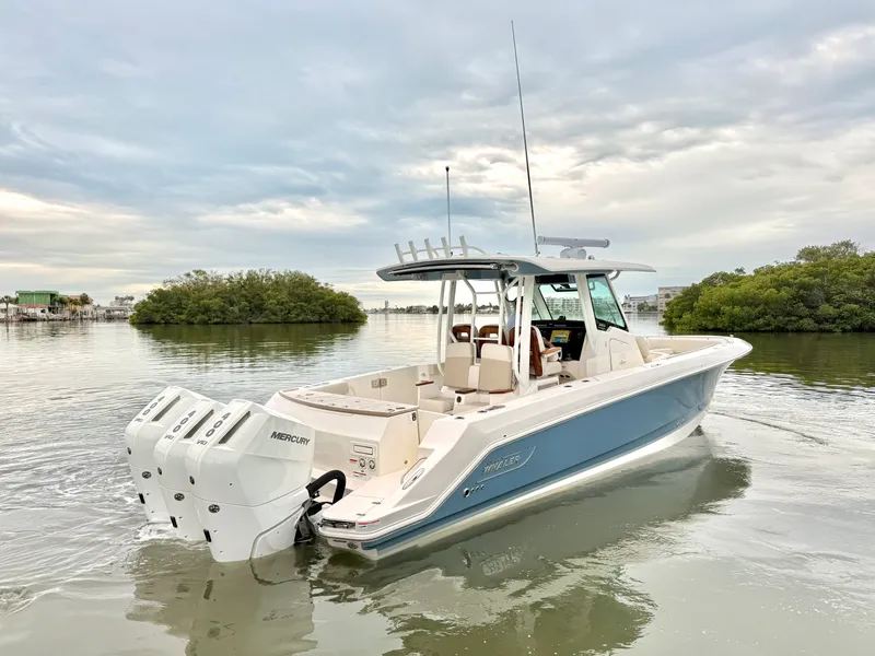 Slide: The Image of Boston Whaler 360 Outrage 2026 - 15