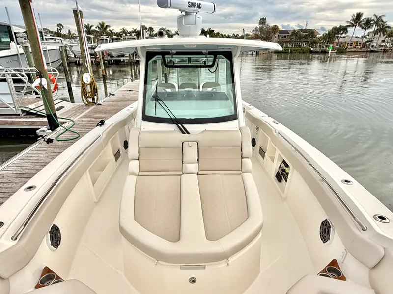 Slide: The Image of Boston Whaler 360 Outrage 2026 - 36