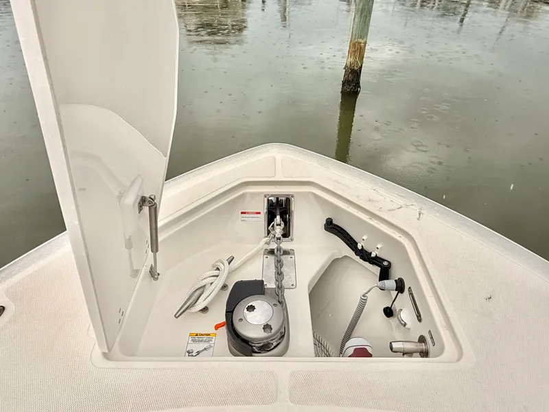 Slide: The Image of Boston Whaler 360 Outrage 2026 - 40
