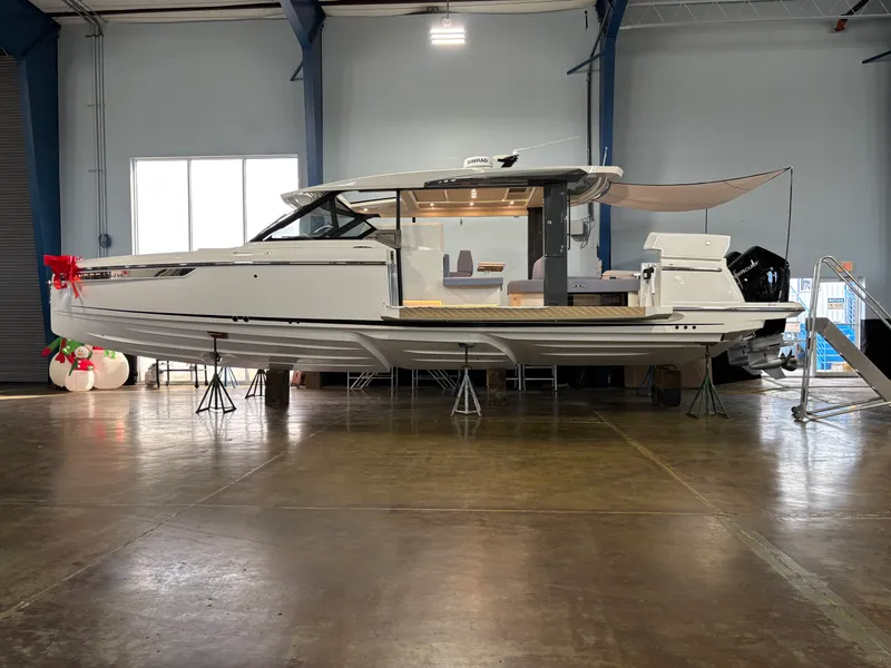 Slide: The Image of Saxdor 400 GTO 2026 - 1