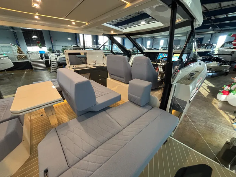 Slide: The Image of Saxdor 400 GTO 2026 - 11