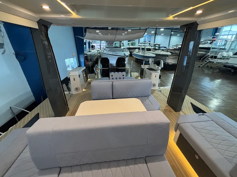 Slide: The Image of Saxdor 400 GTO 2026 - 12