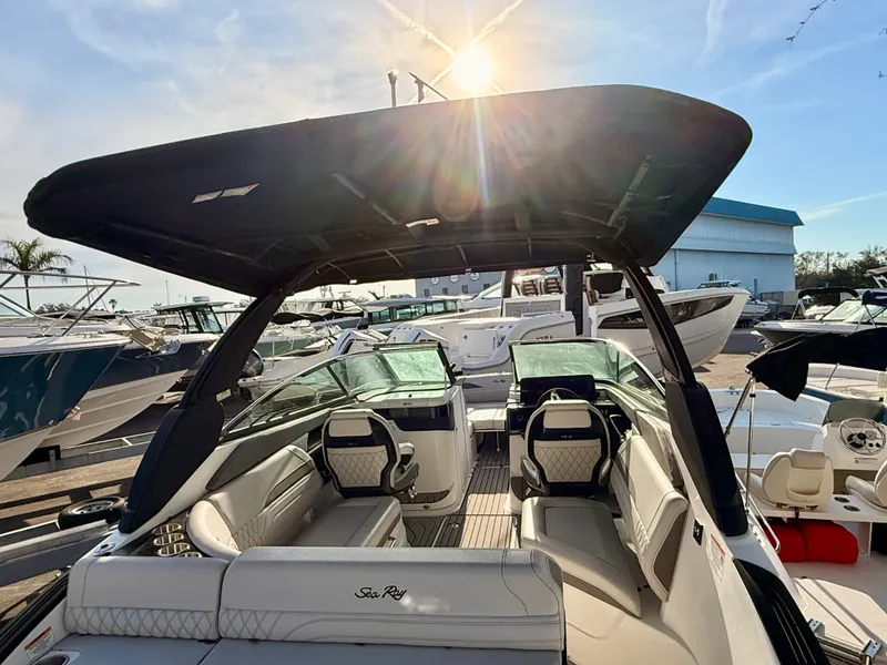 Slide: The Image of Sea Ray SLX 260 Outboard 2026 - 10