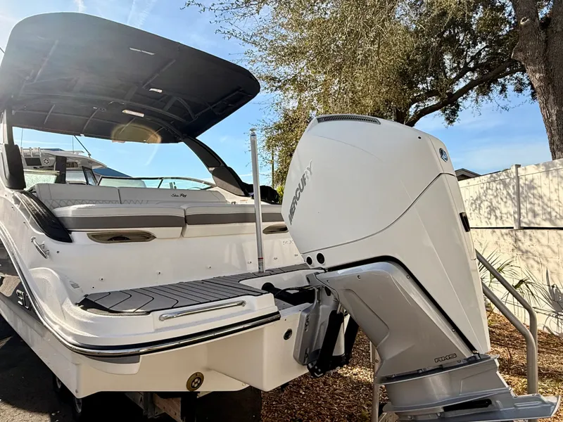 Slide: The Image of Sea Ray SLX 260 Outboard 2026 - 7
