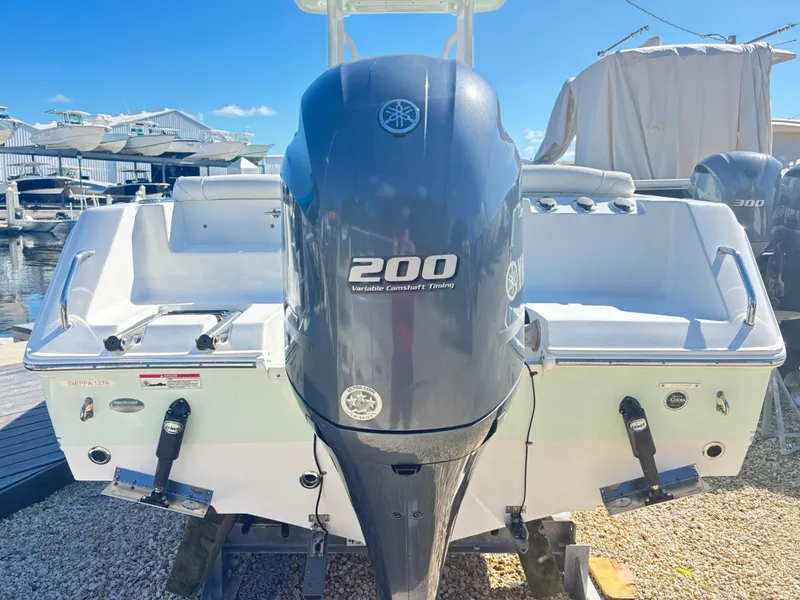 Slide: The Image of Sea Hunt ULTRA 225 2016 - 13