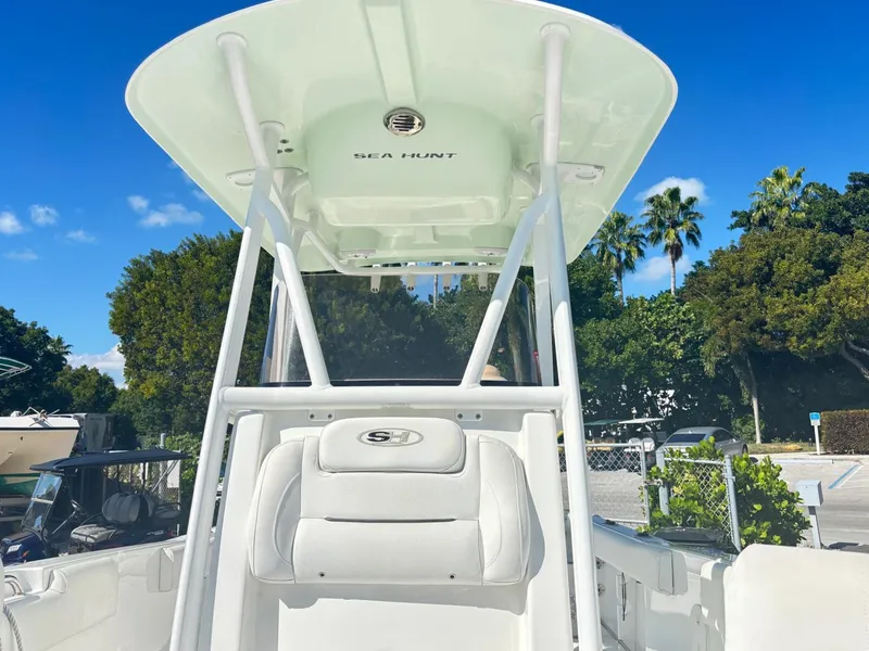 Slide: The Image of Sea Hunt ULTRA 225 2016 - 5