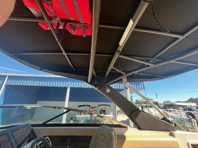 Slide: The Image of Sea Ray 250 SLX 2019 - 13