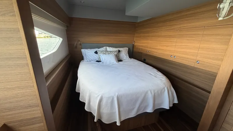 Slide: The Image of Aquila 54 ENCLOSED BRIDGE 2025 - 100