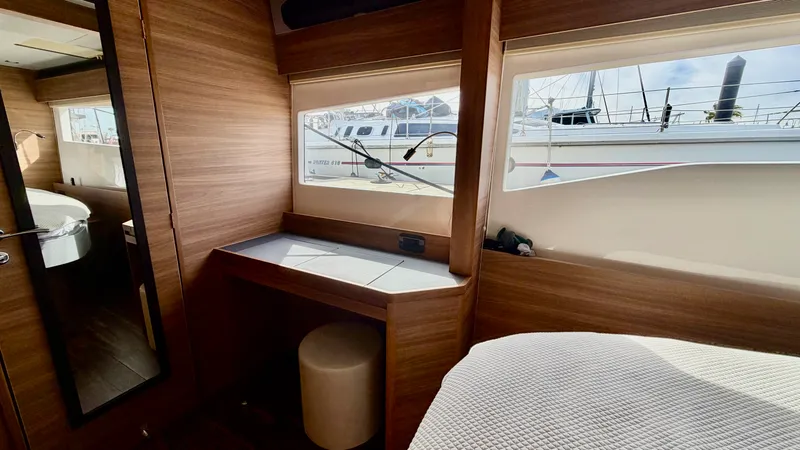 Slide: The Image of Aquila 54 ENCLOSED BRIDGE 2025 - 103