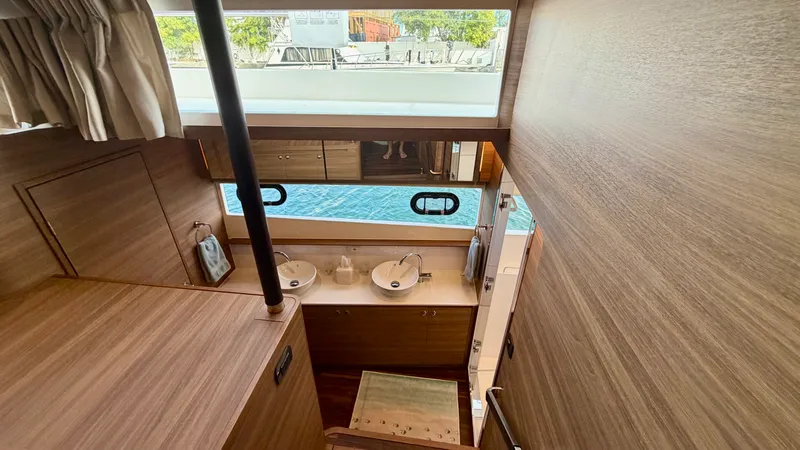 Slide: The Image of Aquila 54 ENCLOSED BRIDGE 2025 - 113