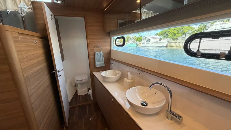 Slide: The Image of Aquila 54 ENCLOSED BRIDGE 2025 - 114