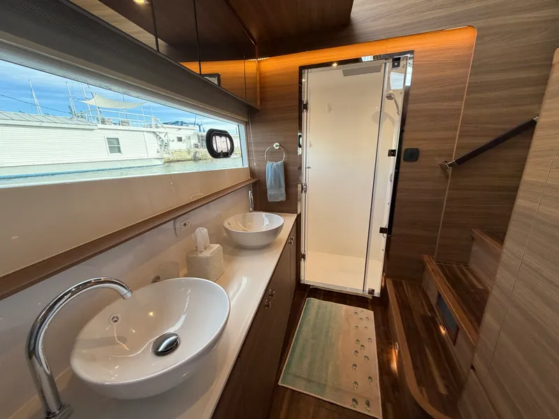 Slide: The Image of Aquila 54 ENCLOSED BRIDGE 2025 - 115