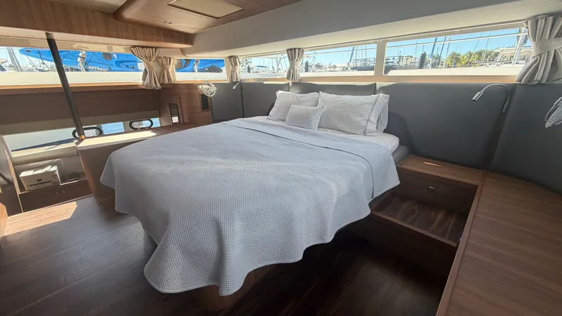 Slide: The Image of Aquila 54 ENCLOSED BRIDGE 2025 - 51