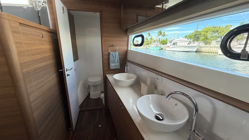 Slide: The Image of Aquila 54 ENCLOSED BRIDGE 2025 - 93