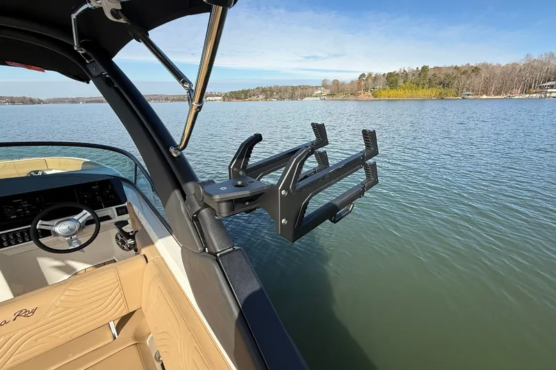 Slide: The Image of Sea Ray SDX 250 Surf 2026 - 14