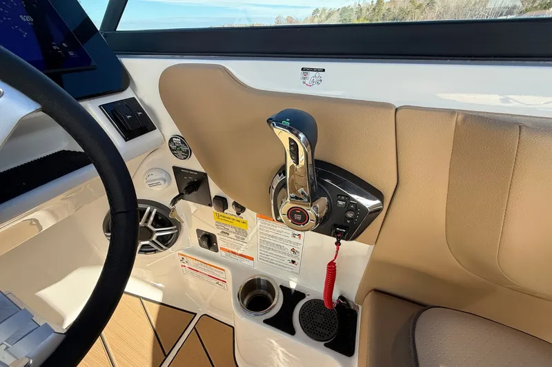 Slide: The Image of Sea Ray SDX 250 Surf 2026 - 19