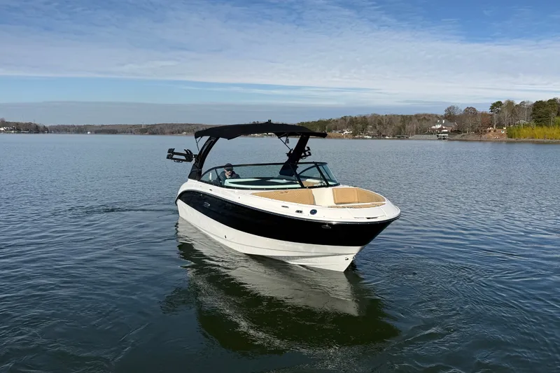 Slide: The Image of Sea Ray SDX 250 Surf 2026 - 31