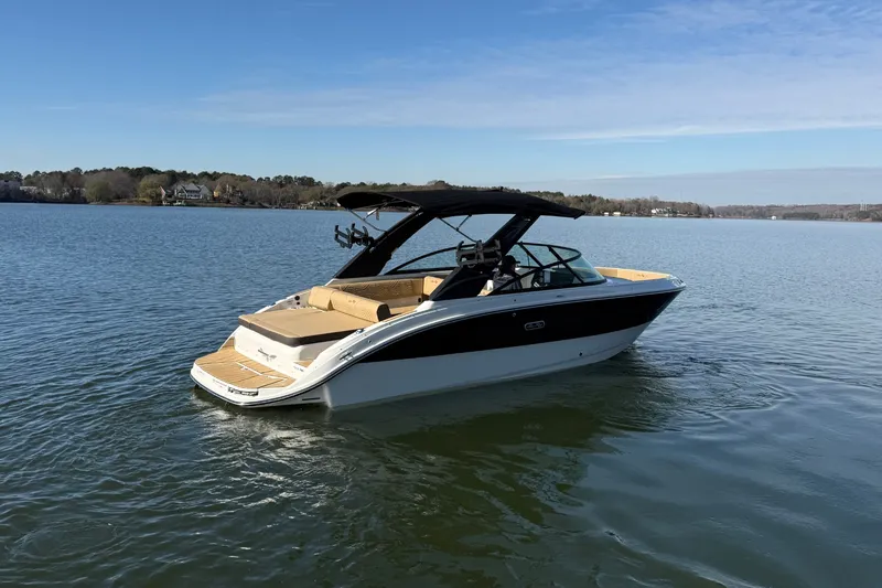 Slide: The Image of Sea Ray SDX 250 Surf 2026 - 32