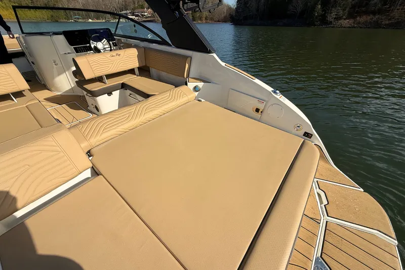 Slide: The Image of Sea Ray SDX 250 Surf 2026 - 6