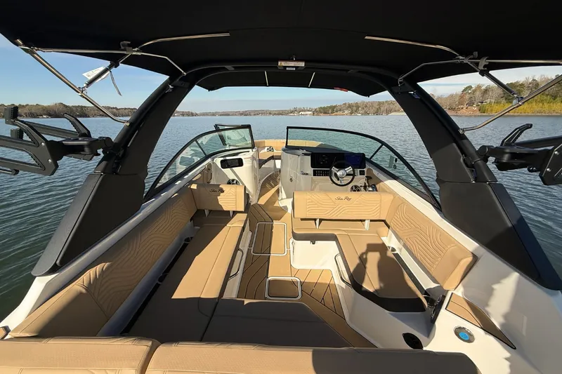 Slide: The Image of Sea Ray SDX 250 Surf 2026 - 9