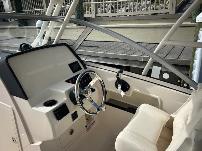 Slide: The Image of Grady-White Freedom 235 2026 - 15