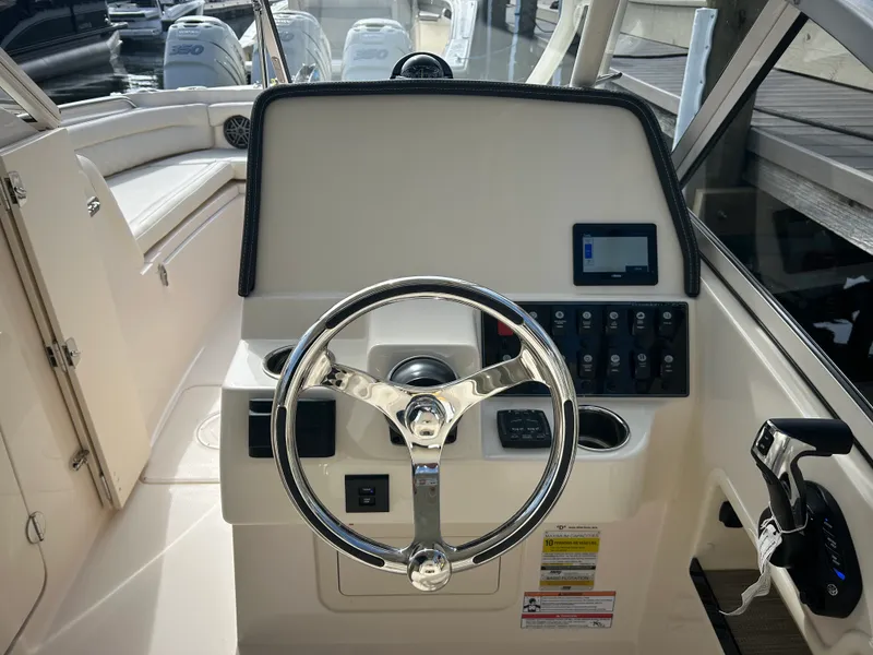 Slide: The Image of Grady-White Freedom 235 2026 - 18